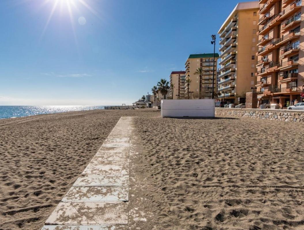 Fuengirola. Bonito Apartamento En Paseo Maritimo. Espectaculares Vistas Al Mar. Primera Linea Eksteriør bilde