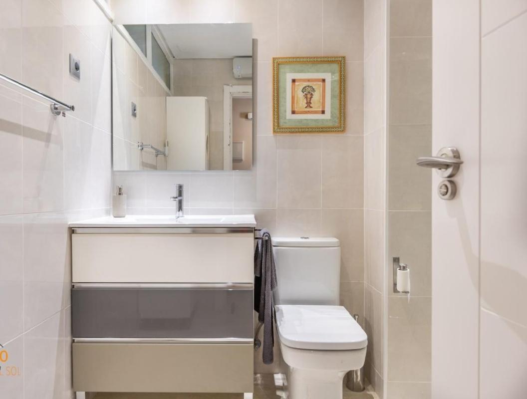 Fuengirola. Bonito Apartamento En Paseo Maritimo. Espectaculares Vistas Al Mar. Primera Linea Eksteriør bilde