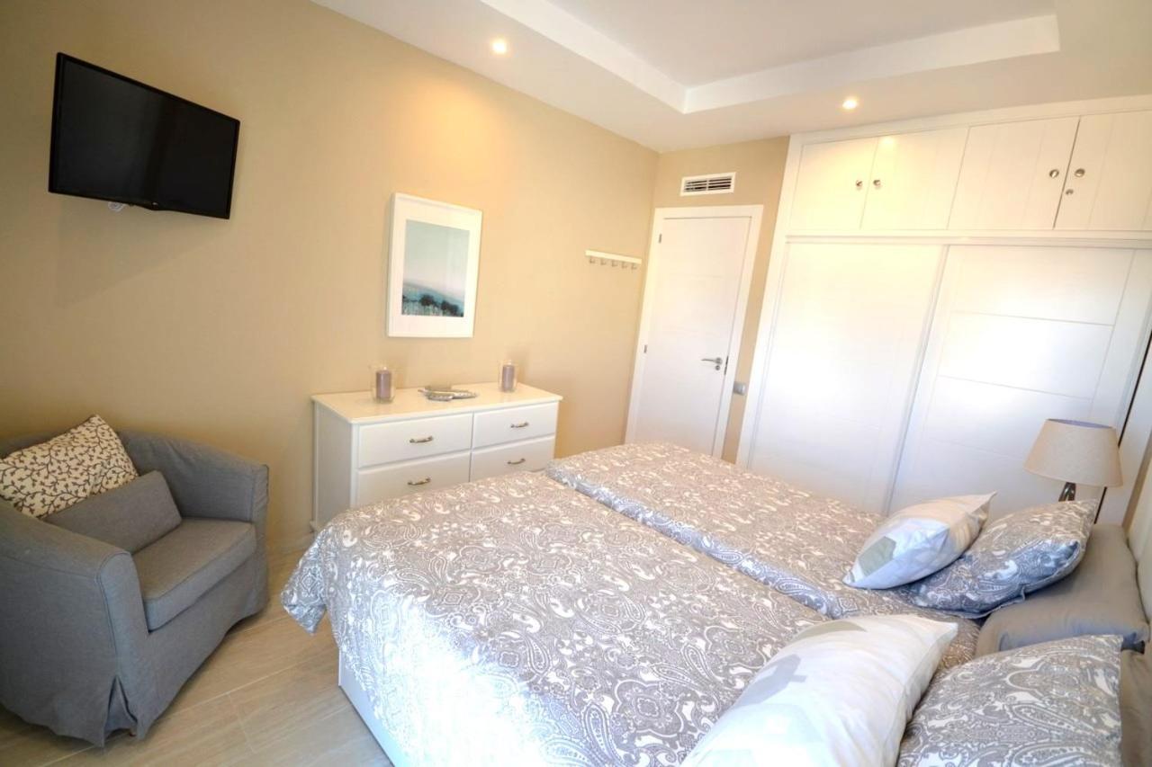 Fuengirola. Bonito Apartamento En Paseo Maritimo. Espectaculares Vistas Al Mar. Primera Linea Eksteriør bilde