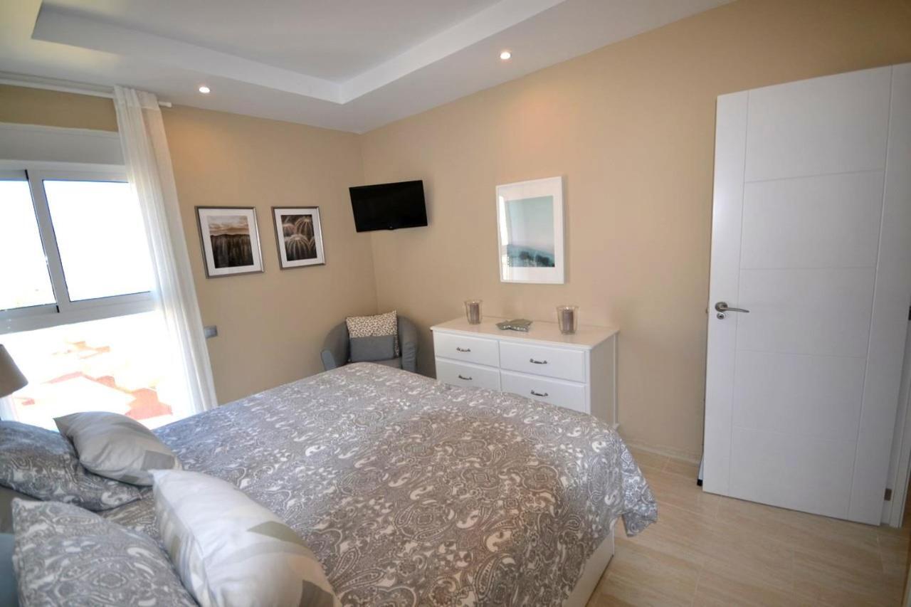 Fuengirola. Bonito Apartamento En Paseo Maritimo. Espectaculares Vistas Al Mar. Primera Linea Eksteriør bilde